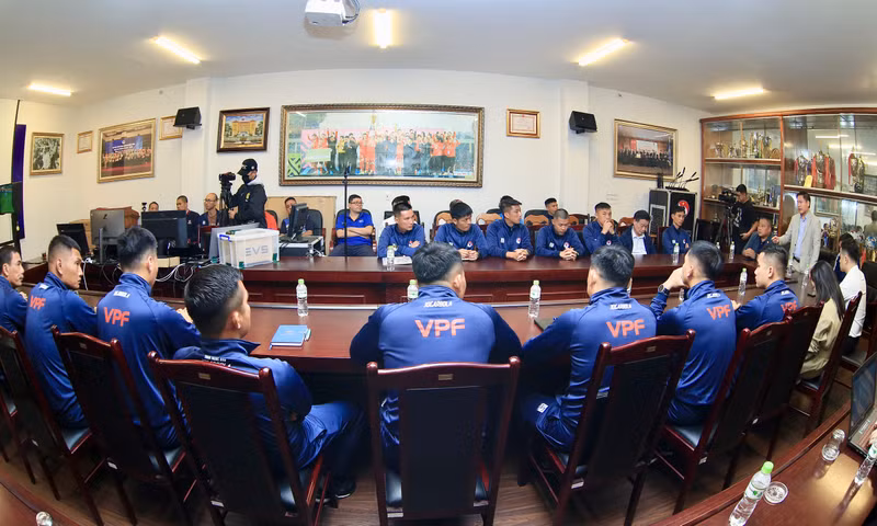 Lớp đào tạo được tổ chức tại VFF, dưới giảng dạy của các giảng viên thuộc Ban Trọng tài VFF và giảng viên FIFA. Bên trong lớp đào tạo trọng tài VAR