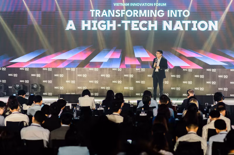 Tại Diễn đàn, ông Vũ Quốc Huy - Giám đốc NIC và bà Lê Hoàng Uyên Vy - Giám đốc điều hành Do Ventures, đã công bố Báo cáo Đầu tư Công nghệ và Đổi mới sáng tạo Việt Nam 2024. Công bố báo cáo Đầu tư Công nghệ, Đổi mới sáng tạo năm 2024