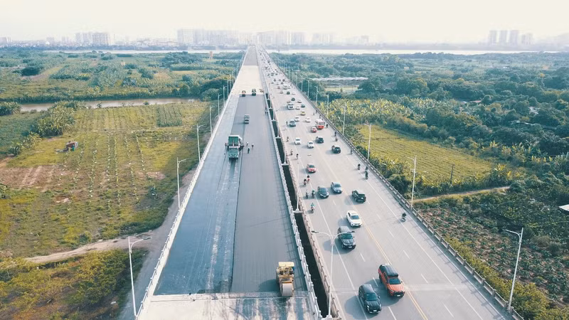 Phần cầu bên phía quận Long Biên cơ bản hoàn thành. Gấp rút công tác chuẩn bị ngày hợp long Cầu Vĩnh Tuy giai đoạn 2