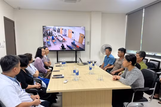 Quang cảnh buổi làm việc.