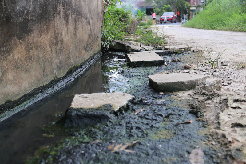 Ngổn ngang đoạn đường 3km gần 2 thập kỷ chưa làm xong ở Nghệ An