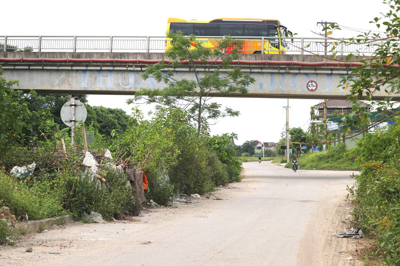 Ngổn ngang đoạn đường 3km gần 2 thập kỷ chưa làm xong ở Nghệ An