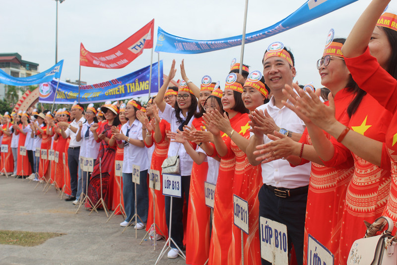 Sức nóng từ điểm cầu Thanh Hóa ‘tiếp lửa’ cho Lê Xuân Mạnh