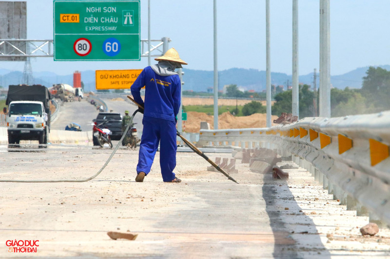 Cao tốc Bắc Nam đoạn Nghi Sơn - Diễn Châu trước ngày thông xe