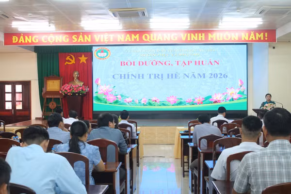 Quang cảnh bồi dưỡng, tập huấn lý luận chính trị tại Sở GD&ĐT TP Cần Thơ.