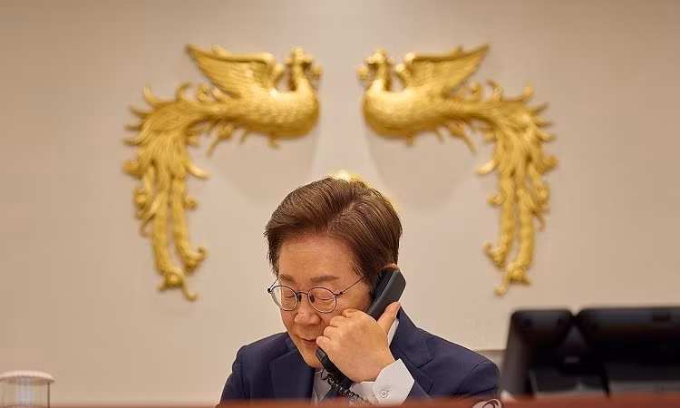 Theo bà Kang, biện pháp này nhằm chứng minh "cam kết khôi phục lòng tin trong quan hệ liên Triều và thiết lập hòa bình trên Bán đảo Triều Tiên" của chính quyền mới của Hàn Quốc. hq-3.jpg