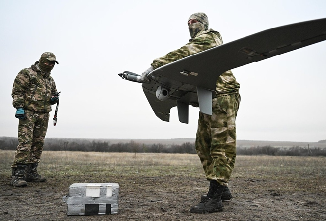 Hơn một phần ba (37,5%) các cuộc không kích được xác nhận của Rubicon là nhằm vào UAV của Ukraine, bao gồm cả loại trực thăng đa năng và cánh cố định, cũng như máy bay robot trên mặt đất. uav-3.jpg