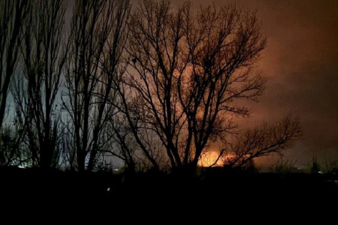 Các cuộc tấn công, cùng với việc ngừng hoạt động tại các nhà máy chủ chốt ở châu Á và châu Phi, đã khiến hàng triệu thùng dầu diesel và xăng dầu bị loại khỏi thị trường toàn cầu, theo Bloomberg. tan-cong-1.jpg