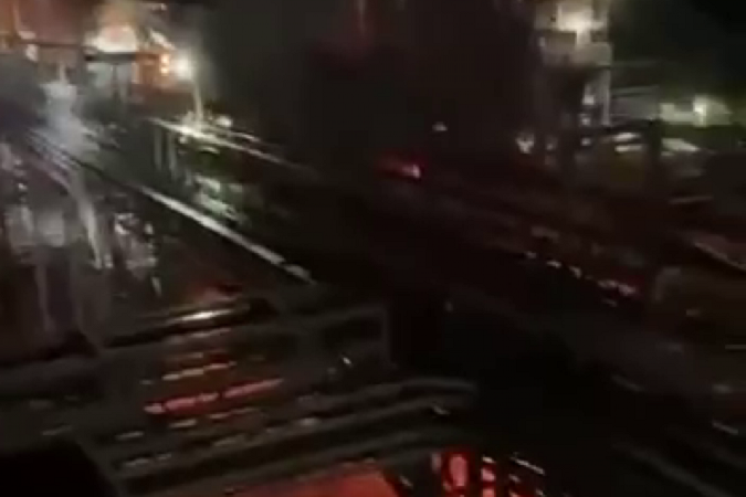 Đáp lại, Nga đã tấn công các yếu tố trong lưới điện của Ukraine, cho rằng, cơ sở hạ tầng này hỗ trợ quân đội Ukraine. tan-cong-3.jpg