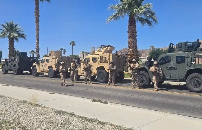 Thống đốc California chỉ trích quyết định điều Thủy quân Lục chiến chống người biểu tình của ông Trump là "phản Mỹ", nói rằng, họ không nên được triển khai trên đất Mỹ, đối mặt với chính đồng bào của mình. thuy-quan-7.jpg