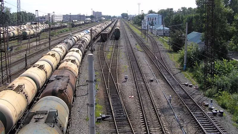 Lệnh cấm này đã được dự đoán trước, mô tả nó như một phần của chu kỳ hành chính của thị trường nhiên liệu Nga. Các hạn chế xuất khẩu được áp dụng để kiềm chế giá bán lẻ tăng vọt và được dỡ bỏ khi giá cả ổn định. nga-12.jpg