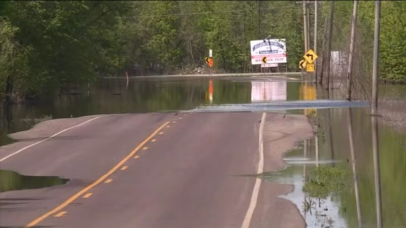 Cơ quan Thời tiết Quốc gia đã ban hành cảnh báo lũ lụt vào đầu giờ chiều ngày 3/7, trong đó nêu rõ Quận Kerr là nơi có nguy cơ lũ quét cao trong đêm. lu-7.jpg