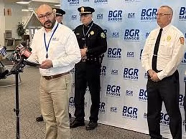 Các chuyên gia an toàn hàng không nhấn mạnh rằng, việc vận hành các máy bay thương mại hạng nhẹ trong điều kiện bão tuyết mùa đông luôn tiềm ẩn rủi ro rất lớn. nhan-vien.jpg