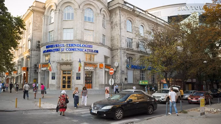 Sau đó cùng ngày, cơ quan chính phủ tuyên bố rằng, họ từ chối đăng ký khối này, với lý do có mối liên hệ với Nga và với nhân vật đối lập lưu vong Ilan Shor. bieu-tinh-2.jpg