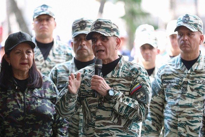 "Chúng tôi biết CIA đang có mặt ở Venezuela", Bộ trưởng Quốc phòng Venezuela, Padrino Lopez, nói, cáo buộc chính quyền Tổng thống Donald Trump tổ chức các hoạt động bí mật. bo-trg.jpg