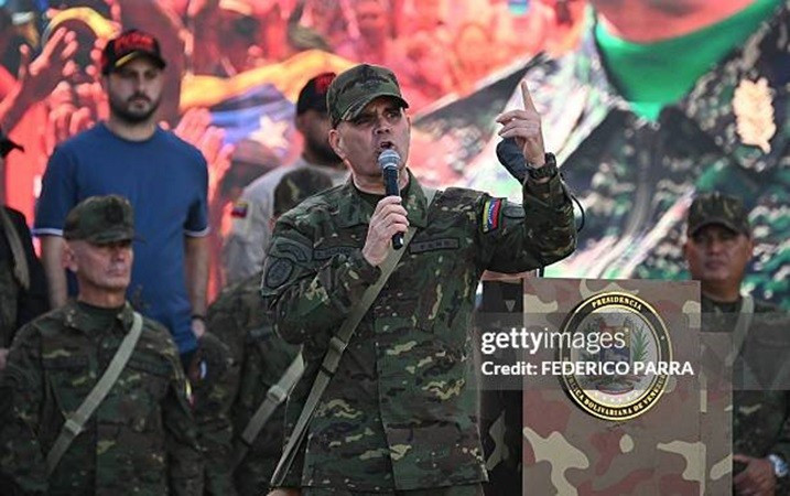 Theo ông, đây là một phần của chiến dịch gây sức ép lên chính quyền Tổng thống Nicolas Maduro, bao gồm các cuộc tấn công vào các mục tiêu bị nghi ngờ buôn bán ma túy ở vùng Caribe. bo-trg-2-6046.jpg