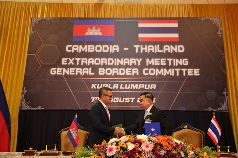 Dựa trên thỏa thuận ngừng bắn hồi tháng 7, thỏa thuận này đặt ra khuôn khổ nhằm giảm căng thẳng và đảm bảo hòa bình lâu dài dọc biên giới. ky-4.jpg