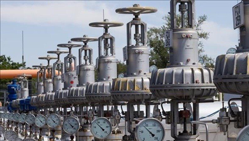 Việc mua lại tiềm năng này xuất hiện sau khi Tổng thống Mỹ áp đặt lệnh trừng phạt mới đối với Lukoil và công ty dầu mỏ khổng lồ khác của Nga là Rosneft, khiến Rosneft phải tìm kiếm người mua cho các cổ phần ở nước ngoài. my-4.jpg