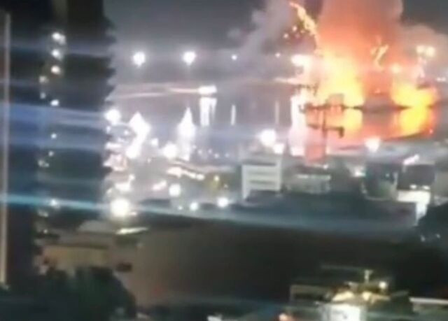 Carmen Hidalgo, một nhân viên văn phòng 21 tuổi, đang ở Caracas trên đường trở về từ một bữa tiệc sinh nhật và đã bị sốc bởi loạt vụ nổ. no-3.jpg