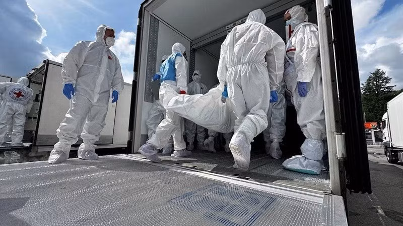 Tỷ lệ binh sĩ được đưa về để chôn cất nhìn chung vẫn ổn định trong nhiều tháng qua, cho thấy sự khác biệt đáng kể về tổn thất giữa hai bên trong cuộc xung đột Ukraine. t-5.jpg