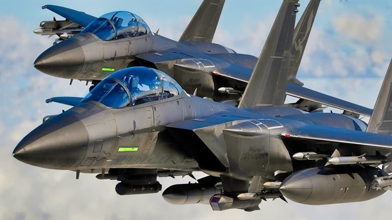 Theo báo cáo, F-15EX và F-35A là chìa khóa để đạt được mục tiêu máy bay chiến đấu. Boeing có thể sản xuất 20 chiếc F-15EX mỗi năm vào năm 2027, và có thể tăng lên 36 máy bay mỗi năm nếu được đầu tư thêm cho cơ sở vật chất. f2.jpg