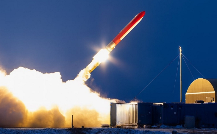 “Hiện các hệ thống radar, phòng không, thường dành cho tên lửa đạn đạo như thế này, được thiết lập dựa trên quỹ đạo đạn đạo có thể xảy ra từ các quốc gia có khả năng bắn vào Mỹ: Triều Tiên, Trung Quốc và Nga”, ông nói. ten-lua-5.png