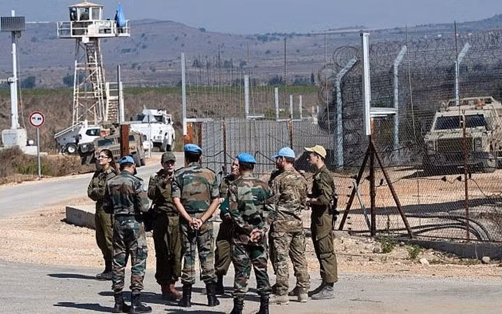 Cao nguyên Golan, bị Israel chiếm đóng trong Chiến tranh Sáu ngày năm 1967 và sáp nhập vào năm 1981, vẫn là một trở ngại chính trong quan hệ Syria-Israel. syria-5.jpg