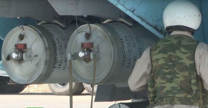 Trong khi đó, người đứng đầu Cục Phân tích Chính trị Quân sự, Alexander Mikhailov, cho biết, toàn bộ ngành công nghiệp quốc phòng EU không thể sánh bằng sản lượng vũ khí của Nga. nga-2.jpg