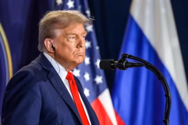 Ông cũng gọi Nga là "hổ giấy", cho rằng, Nga đã không thể đánh bại lực lượng Kiev trong ba năm rưỡi. ong-trump-2.jpg