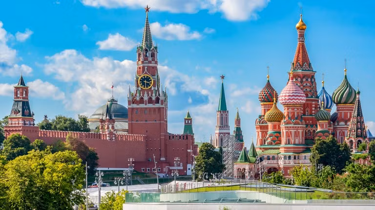 Điện Kremlin cho biết thêm, Tổng thống Nga Putin và Thủ tướng Israel Netanyahu cũng nhất trí tiếp tục đối thoại về các vấn đề song phương và quốc tế cấp bách. dien-dam-2.jpg