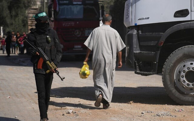 Israel và Hamas đã đồng ý ngừng bắn vào đầu tháng 10 theo kế hoạch hòa bình 20 điểm của Tổng thống Donald Trump. Theo đó, Hamas đồng ý trả tự do cho tất cả các con tin Israel còn sống và trả hài cốt của những người đã khuất. hamas.jpg