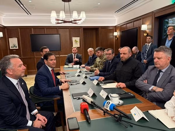 Sau cuộc thảo luận, Ngoại trưởng Rubio mô tả cuộc đối thoại là hiệu quả, nhưng vẫn cần phải nỗ lực nhiều hơn nữa. dam-phan-4.jpg