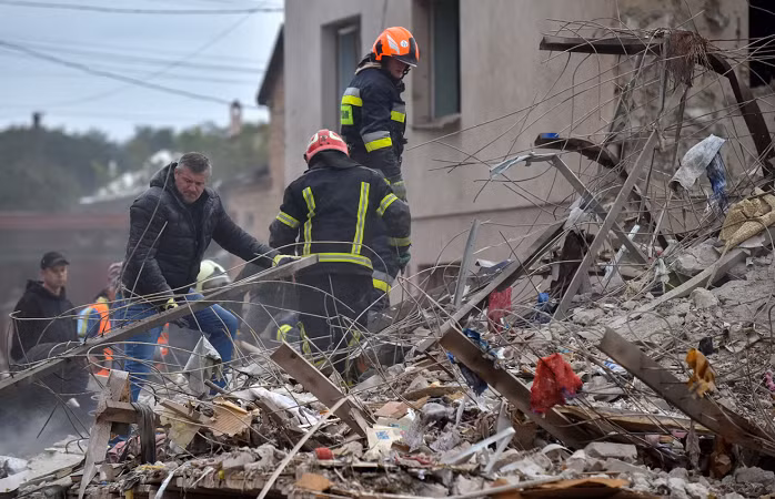 “Các máy tính siêu nhỏ dùng để điều khiển chuyến bay được sản xuất tại Anh đã được tìm thấy trong UAV được Nga dùng trong vụ tấn công hôm 5/10. linh-kien-3.png