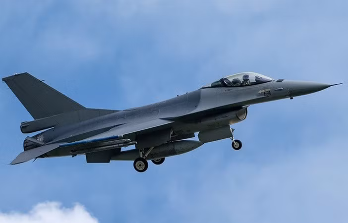 f16-4.jpg