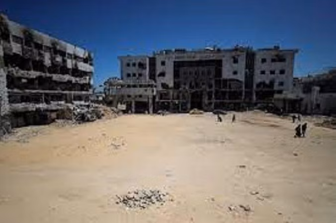 "Nếu không cung cấp nhiên liệu cho bệnh viện Al-Shifa trong vài giờ tới, bệnh viện sẽ ngừng hoạt động trong vòng ba giờ tới và điều này sẽ dẫn đến số ca tử vong cao", Tiến sĩ Mohammad Abu Silmiya nói. tre-12.jpg