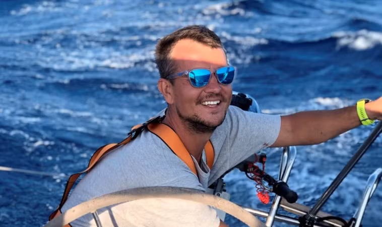 Hôm 3/11, anh đã liều mình lái dù lượn tốc độ cao từ độ cao 1.774 mét trên núi Babadag, nhưng mất lái, đâm vào đá, và tử vong sau đó. Gribanov là người thứ ba tử vong trong những tuần gần đây khi đang bay tự do ở vùng này của Thổ Nhĩ Kỳ. du-2.jpg