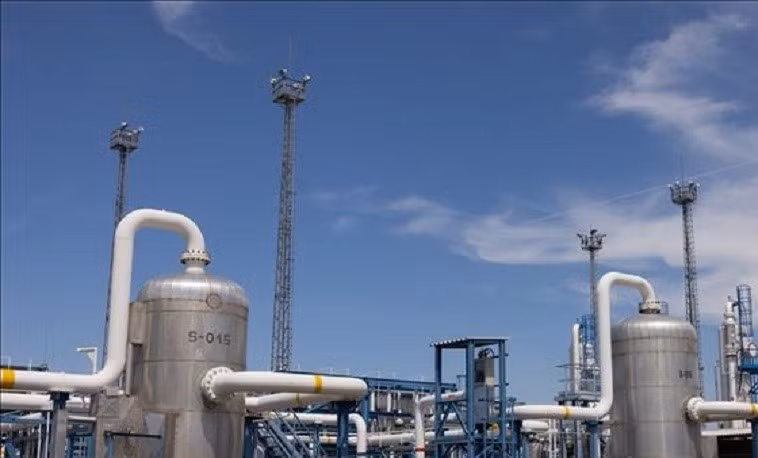 Nga luôn khẳng định họ vẫn là nhà cung cấp năng lượng đáng tin cậy bất chấp các lệnh trừng phạt của phương Tây. Nga cũng cáo buộc Mỹ đang nỗ lực kiểm soát thị trường năng lượng toàn cầu. khi-dot-9.jpg