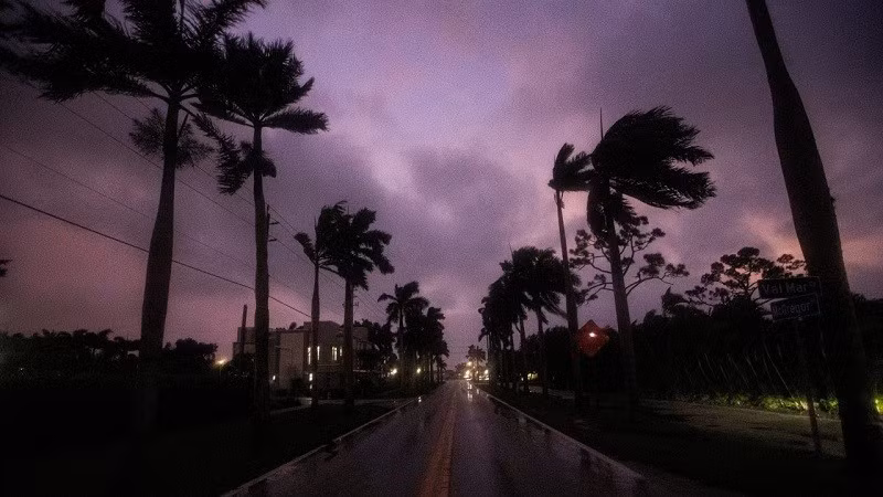 Những cơn gió giật nguy hiểm với tốc độ trên 160km/giờ đã được quan sát thấy vào đêm 9/10 quanh khu vực Tampa và những nơi khác ở phía tây-trung Florida gần nơi bão Milton đổ bộ. nc-ngap-4-4379.jpg