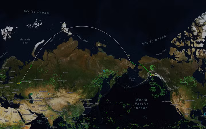 Không phát hiện máy bay hộ tống nào, nhưng dữ liệu theo dõi chuyến bay cho thấy, hai máy bay khác của chính phủ Nga cũng đã rời Moscow và đang hướng đến Anchorage. may-bay-2.png