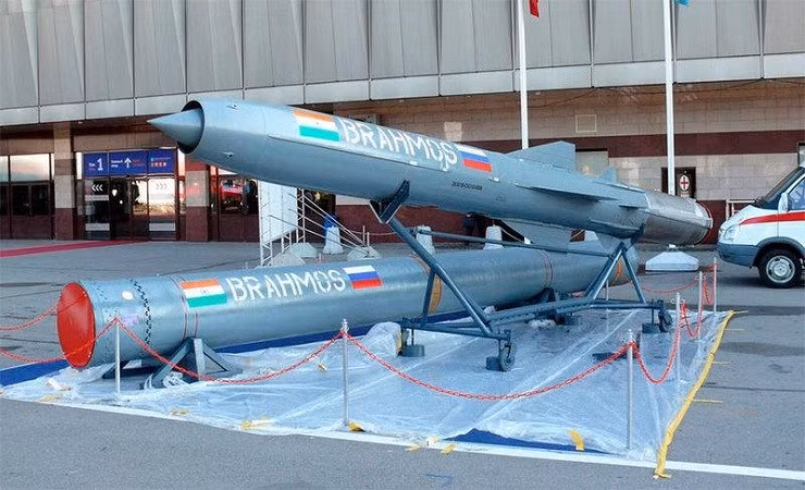 Theo cựu giám đốc điều hành cấp cao của BrahMos, các nước Đông Nam Á được coi là thị trường ưu tiên. ten-lua-8.jpg