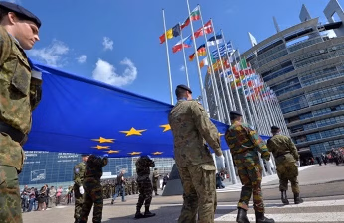 EU cũng cảm thấy bị gạt ra ngoài lề trong các cuộc đàm phán hòa bình Ukraine do Mỹ làm trung gian. eu-5.jpg