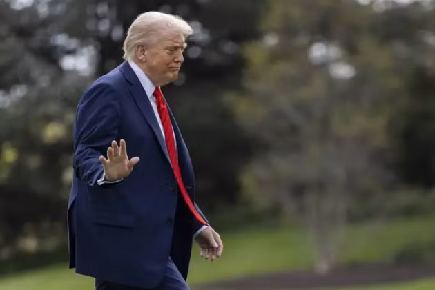 Tổng thống Trump được cho là đã lên kế hoạch không kích hạn chế vào các mục tiêu buôn bán ma túy, nhưng các thành viên Quốc hội, bao gồm cả đảng Cộng hòa và Dân chủ, đã yêu cầu hạ nhiệt căng thẳng ngay lập tức. ong-trump.png