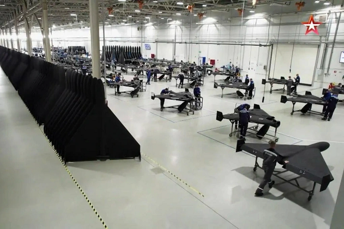 nha-may-uav.jpg