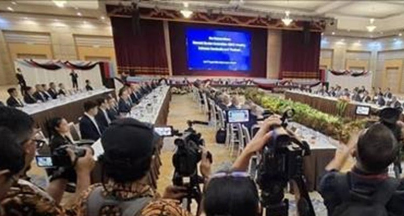 Ông Trump ca ngợi thỏa thuận này là "hoành tráng" và "lịch sử", nhấn mạnh vai trò của mình trong thỏa thuận, nói rằng, ông rất giỏi trong việc tạo ra "các thỏa thuận hòa bình", và rằng đó "gần như là một sở thích". ky-9.jpg
