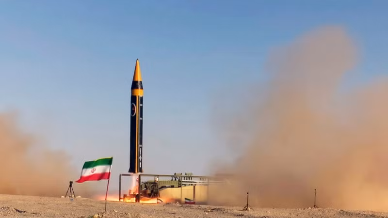 “Iran đang tích cực phát triển tên lửa đạn đạo liên lục địa (ICBM) với tầm bắn lên tới 8.000 km, có khả năng tấn công các mục tiêu ở châu Âu và một số khu vực Bắc Mỹ. ten-lua-2-5262.jpg