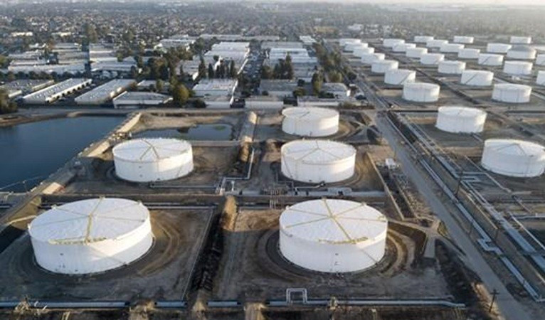 Thông báo về việc đấu thầu được đưa ra trong bối cảnh "các quan chức Mỹ đang công du châu Âu như một phần trong nỗ lực bán năng lượng Mỹ và loại bỏ 'từng phân tử' khí đốt Nga khỏi lục địa này", tờ FT viết. my-8.jpg