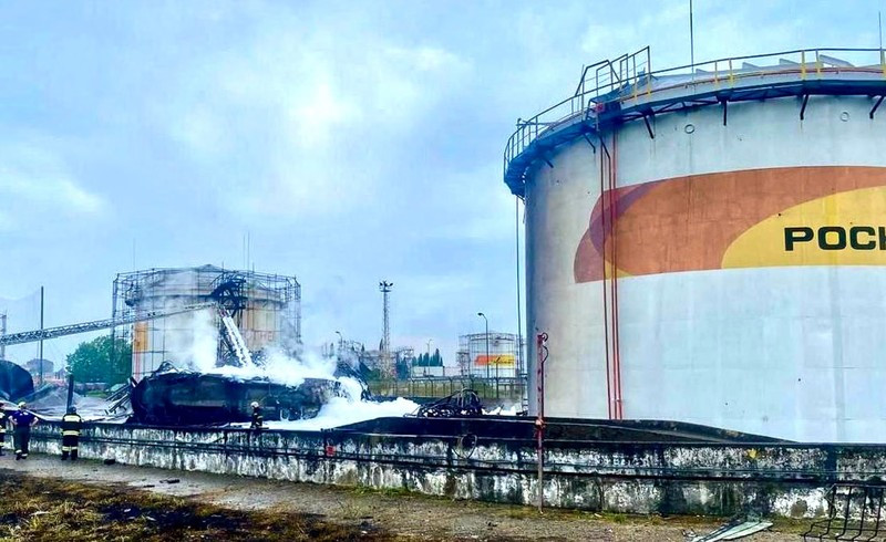 Brussels đã tái khẳng định mục tiêu chấm dứt nhập khẩu từ Nga vào năm 2027 trong gói trừng phạt thứ 19 được thông qua tuần trước. Một số quốc gia thành viên, gồm Hungary và Slovakia, đã chỉ trích gay gắt kế hoạch này. gia-6.png