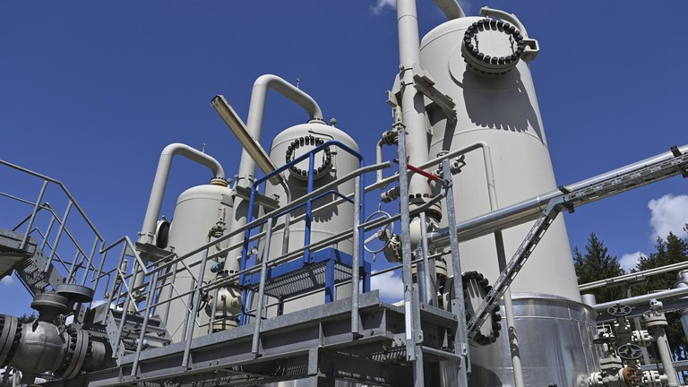 Tại Diễn đàn Kinh tế Á-Âu ở Istanbul, Chủ tịch tập đoàn năng lượng khổng lồ Novatek, Leonid Mikhelson, nói rằng, Nga nắm giữ khoảng 10% thị trường khí đốt tự nhiên hóa lỏng (LNG) toàn cầu. gia-1.jpg