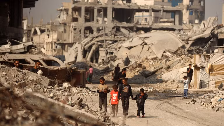 Theo kế hoạch hòa bình của ông Trump, việc quản lý hàng ngày ở Gaza dự kiến sẽ do NCAG, một nhóm gồm 15 chuyên gia kỹ thuật người Palestine, đảm nhiệm. hamas-6.jpg