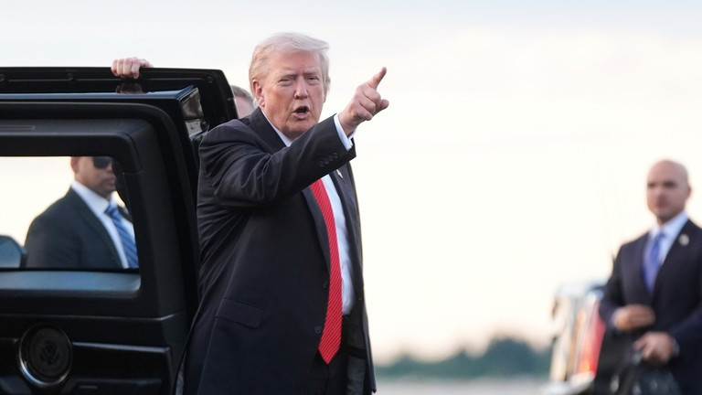 Trong một cuộc phỏng vấn với CBS phát sóng mới đây, Tổng thống Trump đã được hỏi tại sao Mỹ cần phải thử vũ khí hạt nhân một lần nữa sau hơn ba thập kỷ tạm dừng theo lệnh của Quốc hội. ong-trump-my.jpg